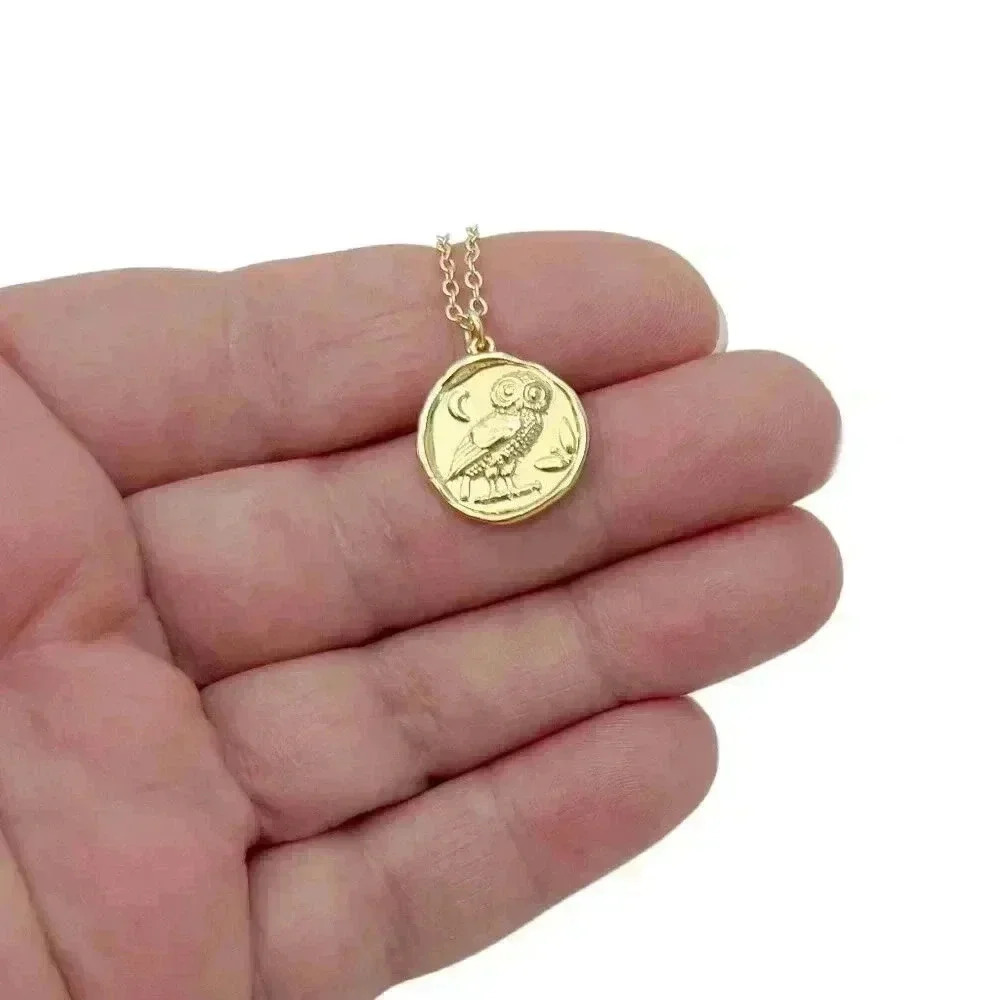 Gold coin owl necklace necklace Athena dainty minimalist jewelry - Picture 8 of 12